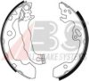 FORD 1075549 Brake Shoe Set
